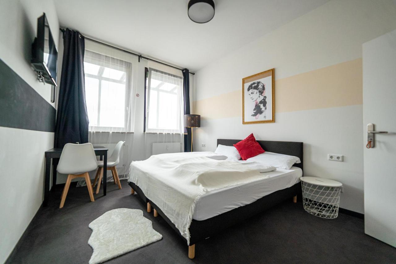 Full House Hostel Nurnberg - Shared Bath & Kitchen Zewnętrze zdjęcie