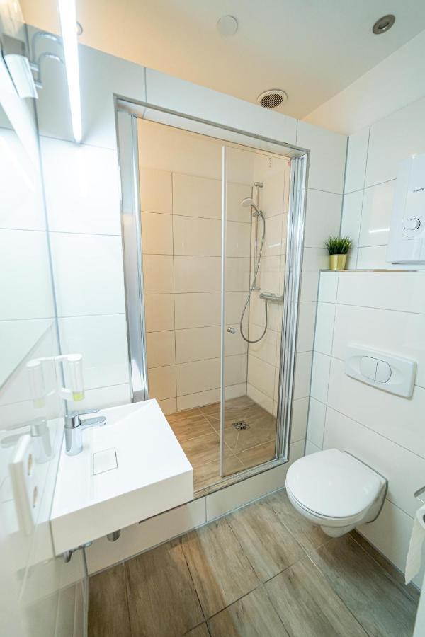 Full House Hostel Nurnberg - Shared Bath & Kitchen Zewnętrze zdjęcie