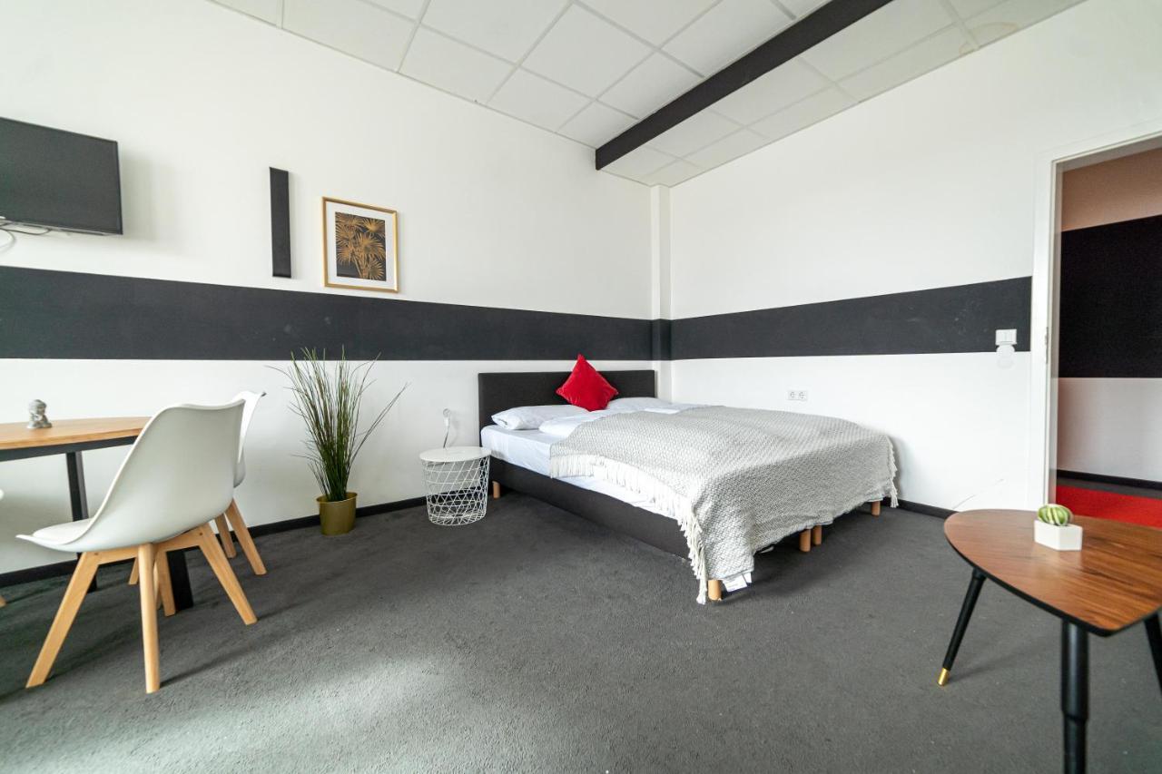 Full House Hostel Nurnberg - Shared Bath & Kitchen Zewnętrze zdjęcie
